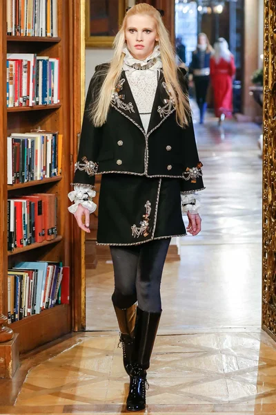 Look 1